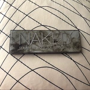 Urban Decay Naked Smoky Palette